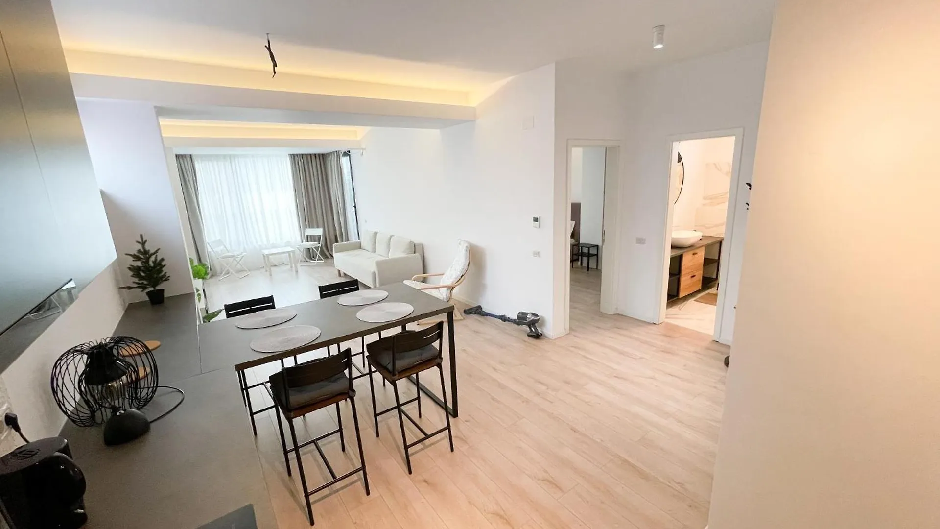 Bucharest Apartment 0*,  Romania