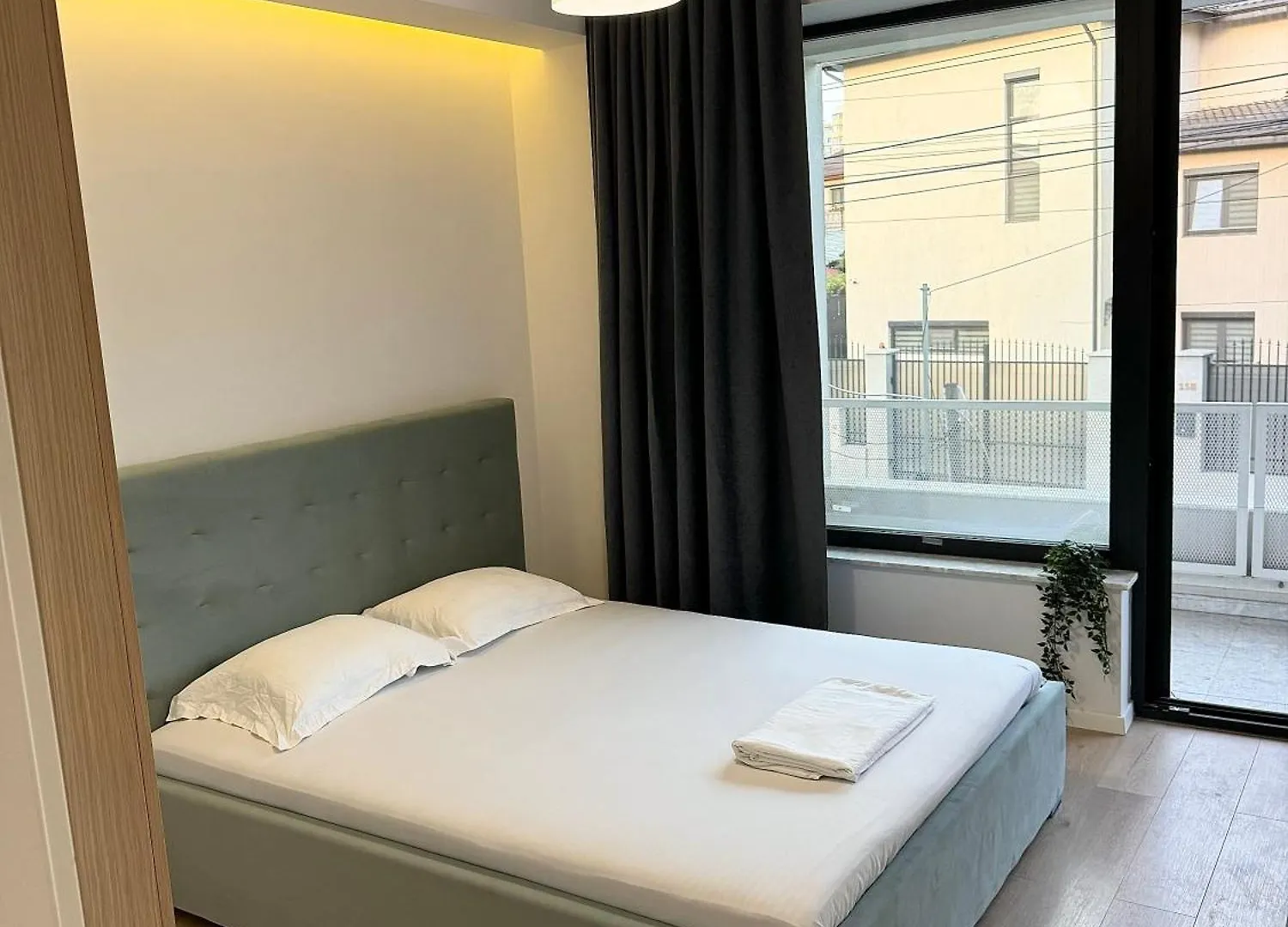 Bucharest Apartment 0*,