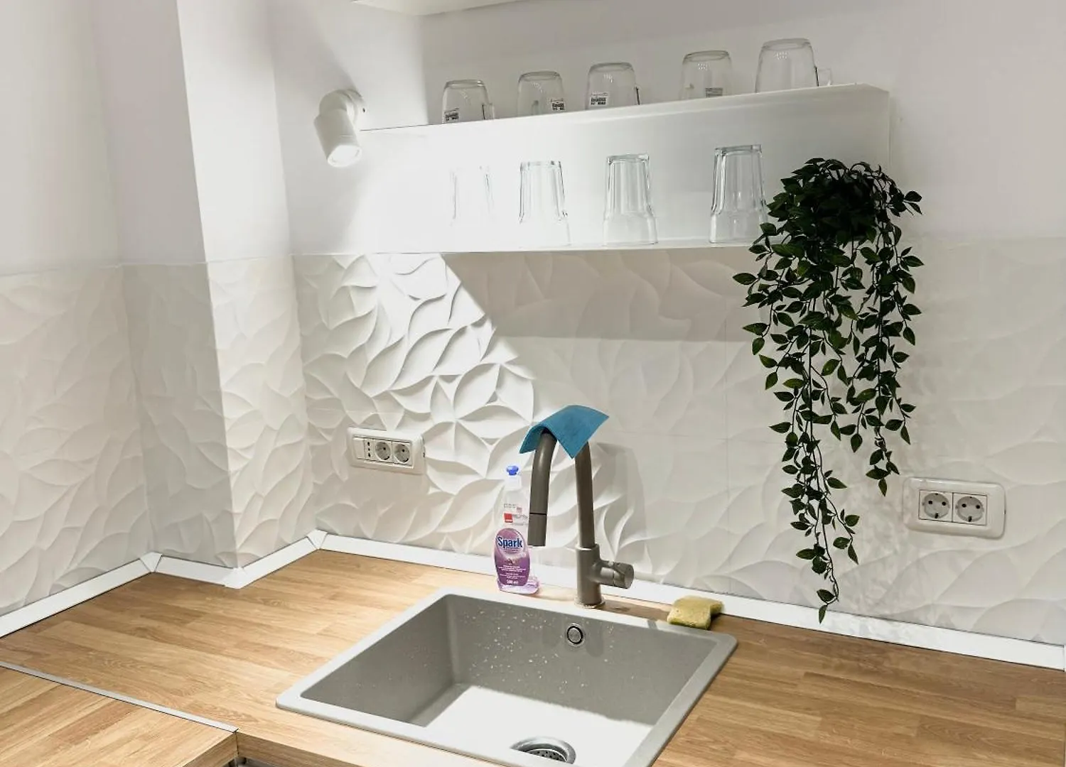 Bucharest Apartment 0*,