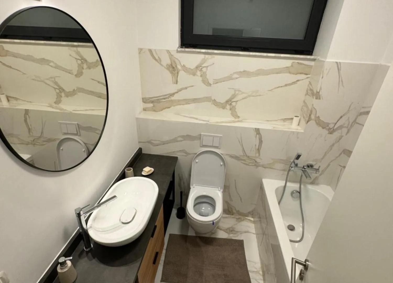 Bucharest Apartment 0*,  罗马尼亚